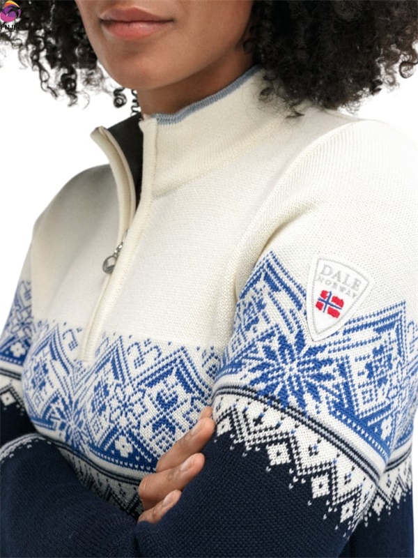 Черно-белый рождественский свитер на молнии