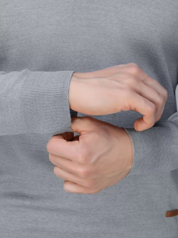 Мужской серый кашемировый свитер из смеси шерсти с V-образным вырезом