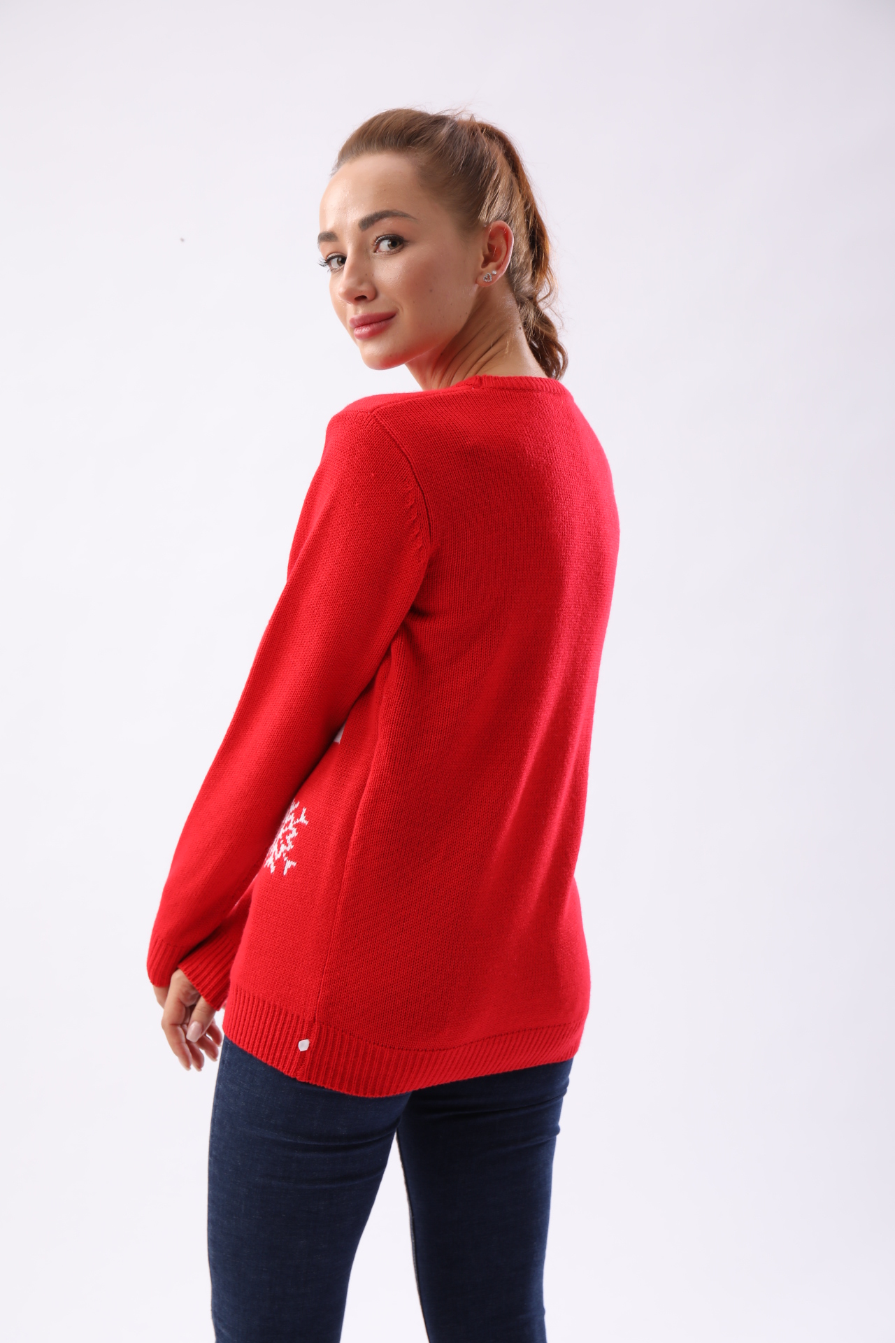 Изготовление рождественского джемпера FNJIA по предоставленным чертежам и образцам