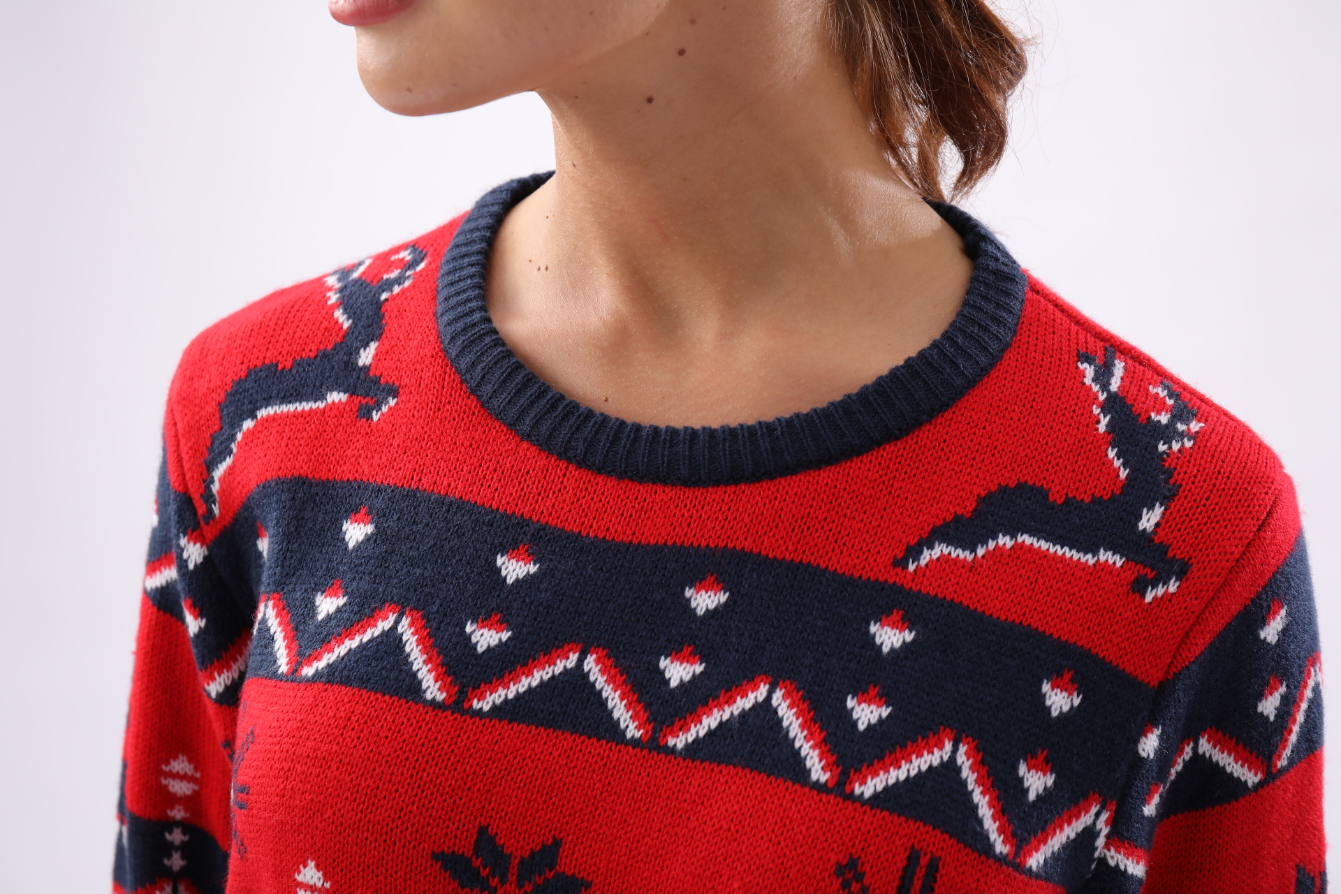 Изготовление женских рождественских свитеров FNJIA на заказ по предоставленным чертежам и образцам