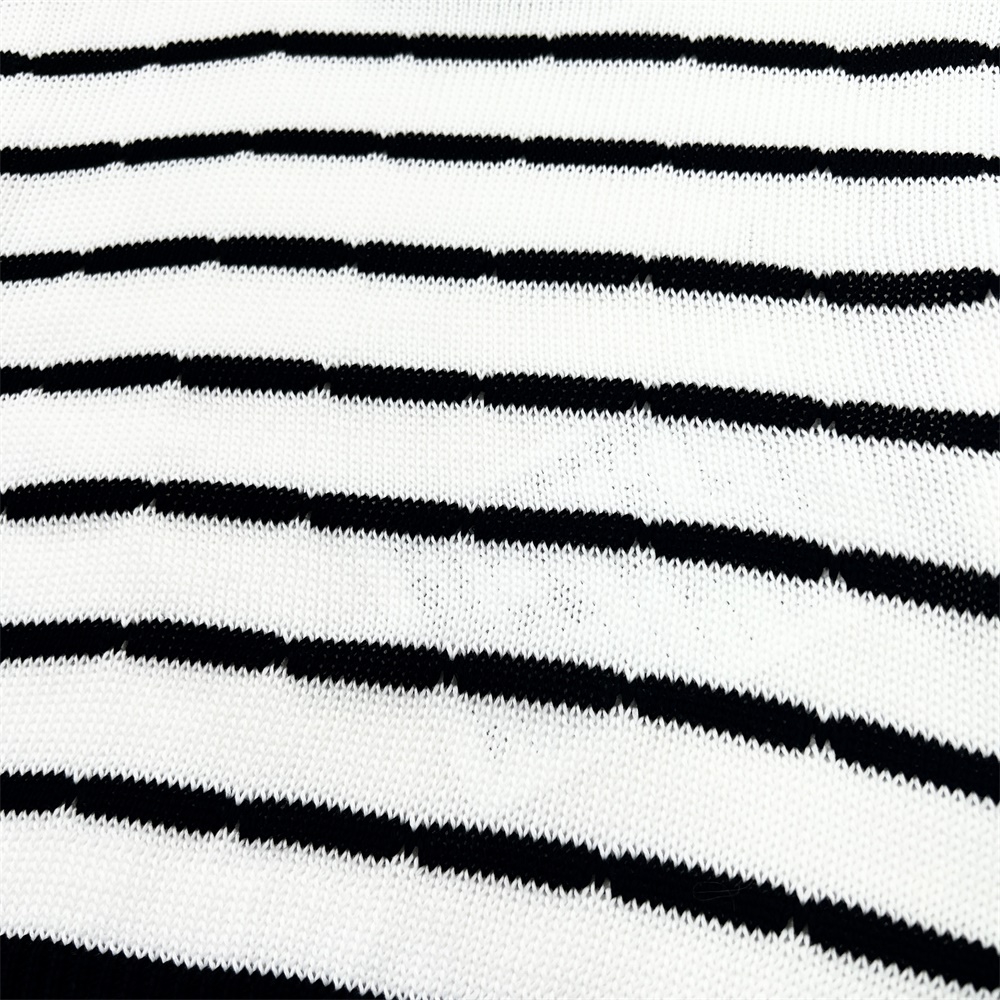 Изготовленная на заказ женская сексуальная футболка в полоску с боковым вырезом на шнуровке и дизайнерским дизайном