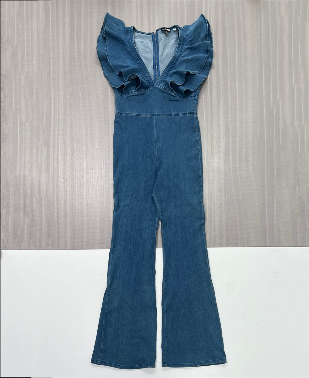 Сшитый на заказ женский цельный джинсовый костюм