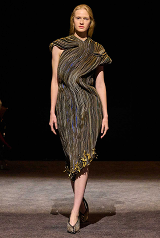 9 любимых дизайнов FNJIA на Неделе моды в Париже весной 2025 года. 9 любимых дизайнов FNJIA на Неделе моды в Париже весной 2025 года.