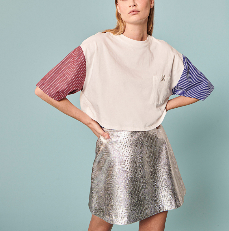 Подходящие по цвету футболки с короткими рукавами