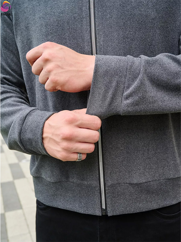 Серый вязаный жакет-кардиган на молнии