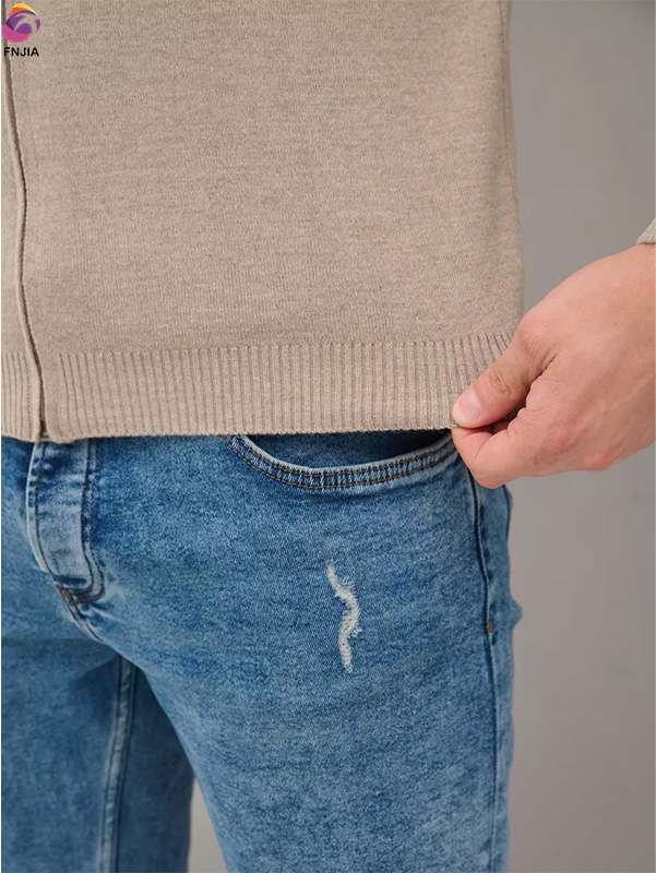 Бежевый кардиган тонкой вязки