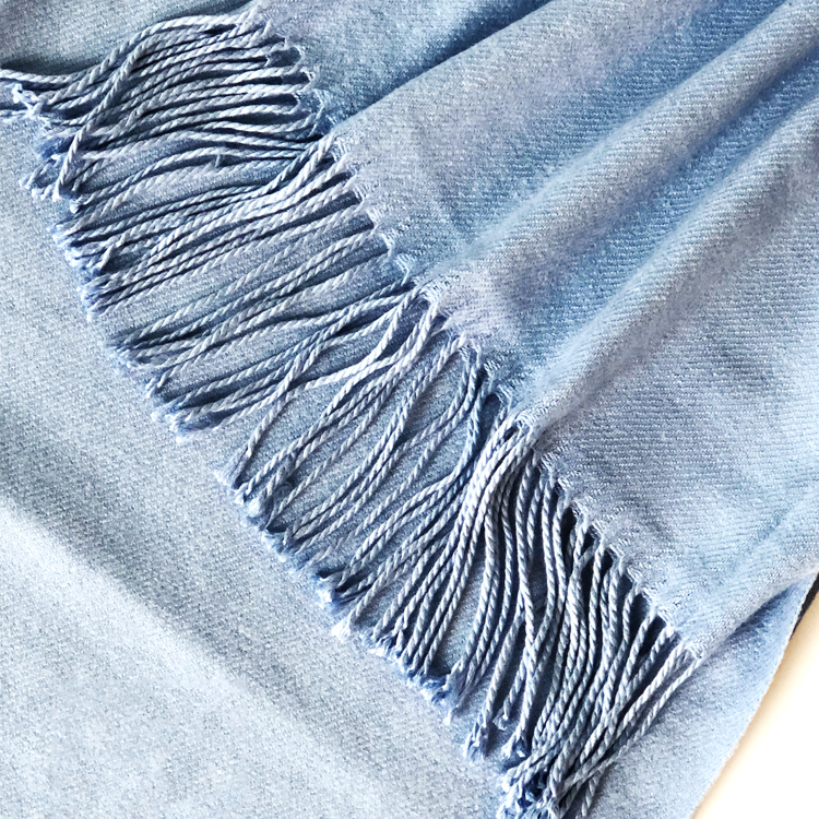 Модный однотонный шарф