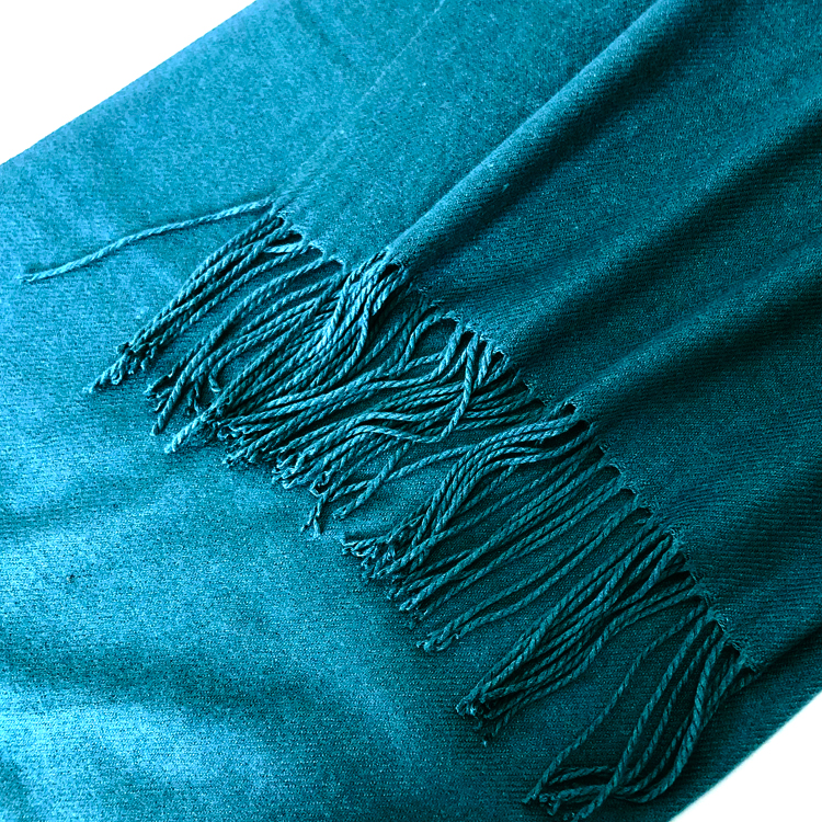 Модный однотонный шарф