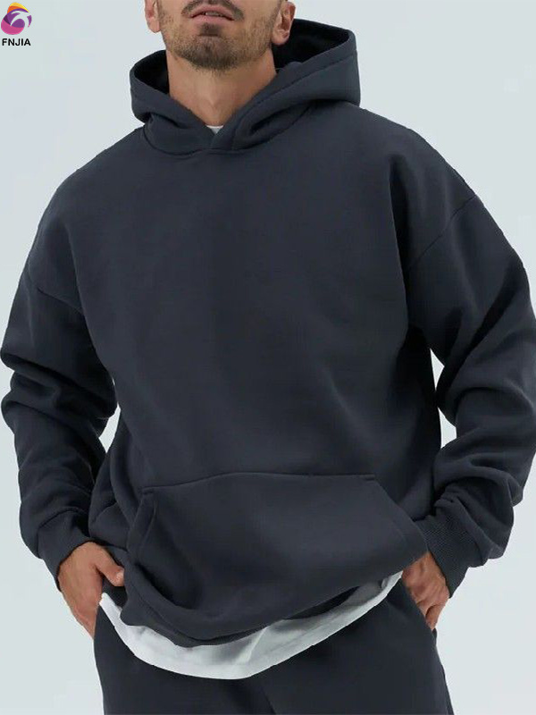 Однотонная черная толстовка с капюшоном