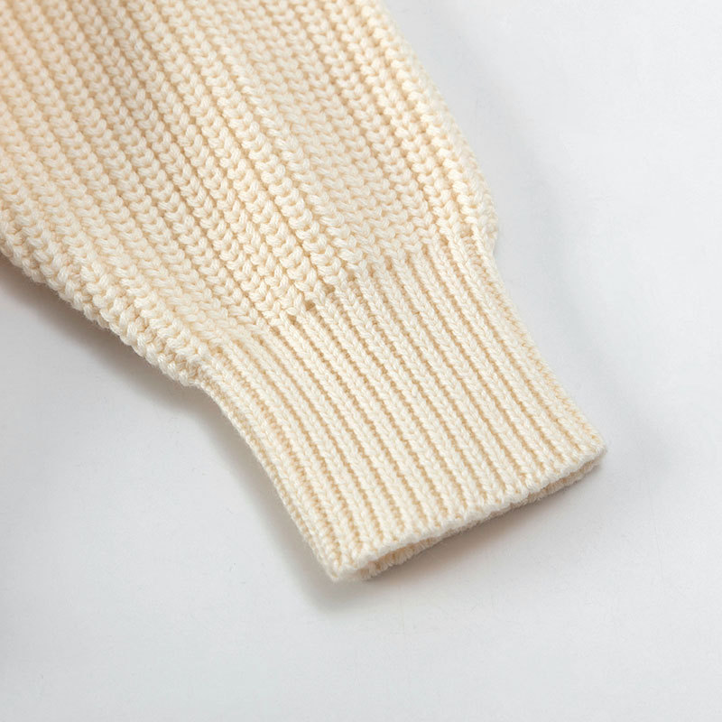 Детский однотонный свитер с высоким воротом