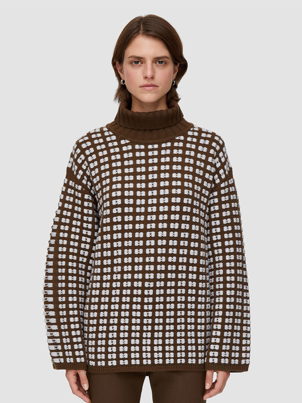 Женский вязаный свитер свободного кроя с высоким воротом в тяжелом весе