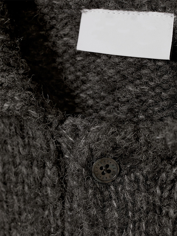 Изготовленный на заказ мужской свитер-пуловер с отворотом на молнии