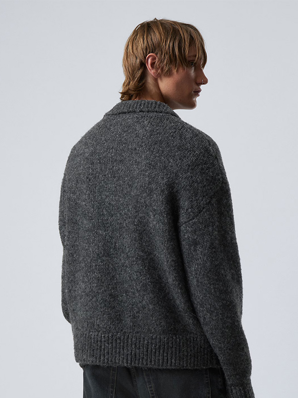 Изготовленный на заказ мужской свитер-пуловер с отворотом на молнии