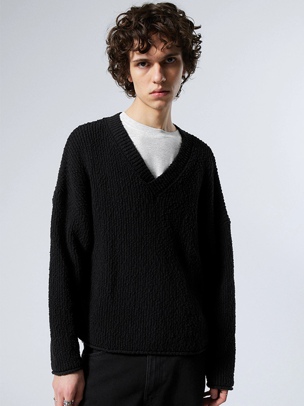 Изготовленный на заказ мужской вязаный свитер FNJIA с V-образным вырезом
