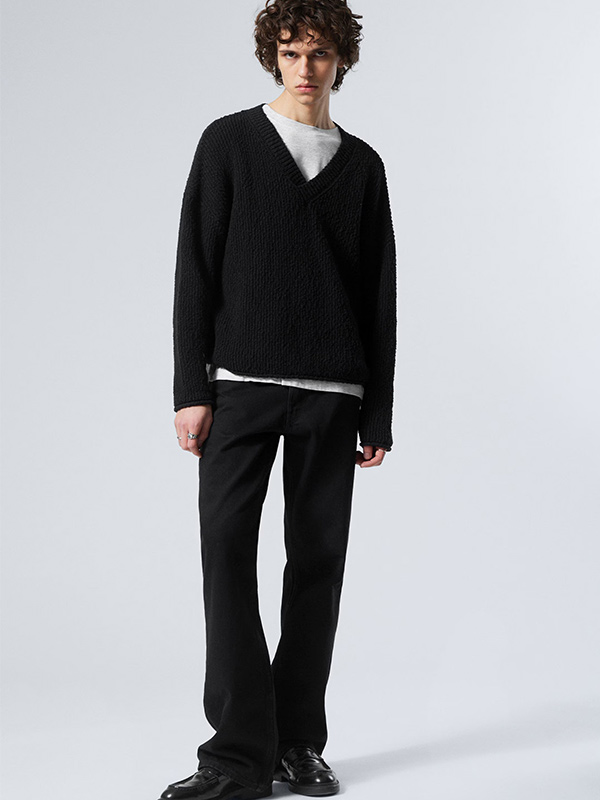 Изготовленный на заказ мужской вязаный свитер FNJIA с V-образным вырезом