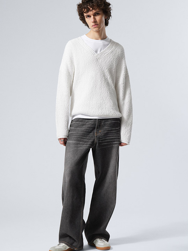 Изготовленный на заказ мужской свитер FNJIA с V-образным вырезом