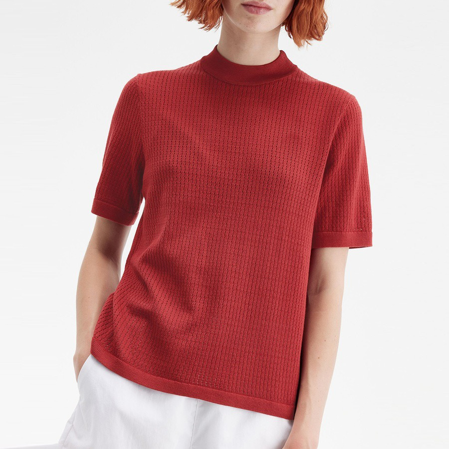 Вязаная на заказ женская футболка и простой свитер