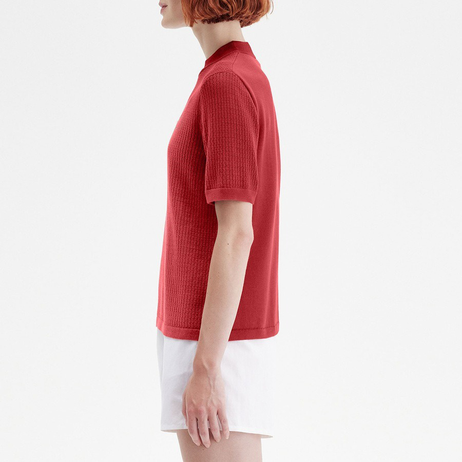 Вязаная на заказ женская футболка и простой свитер