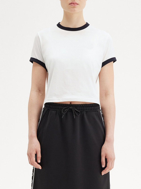 Простая вязаная женская футболка с вышивкой на заказ