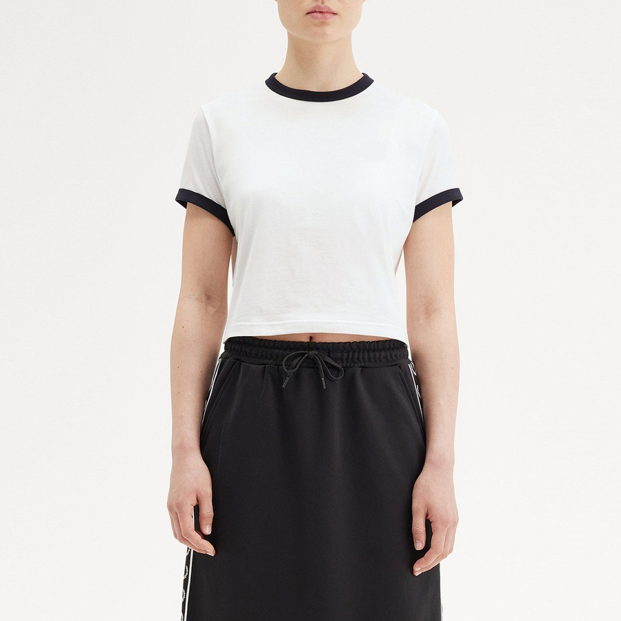 Простая вязаная женская футболка с вышивкой на заказ