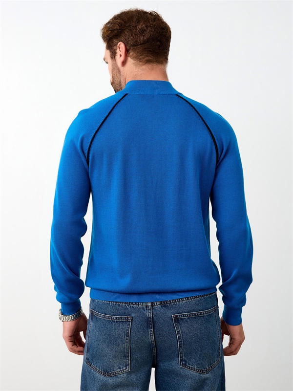 Изготовленный на заказ мужской свитер с застежкой-молнией до половины шеи