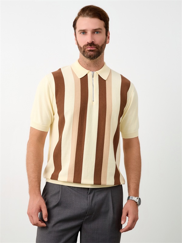 Изготовленная на заказ трикотажная рубашка поло с вертикальными полосками на молнии в четверть оборота