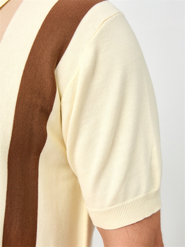 Изготовленная на заказ трикотажная рубашка поло с вертикальными полосками на молнии в четверть оборота