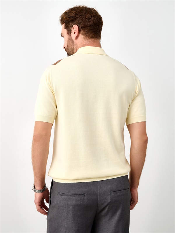 Изготовленная на заказ трикотажная рубашка поло с вертикальными полосками на молнии в четверть оборота