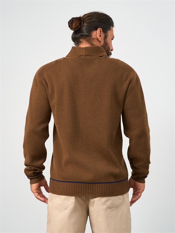 Мужской вязаный свитер-поло с асимметричным вырезом на пуговицах, выполненный на заказ