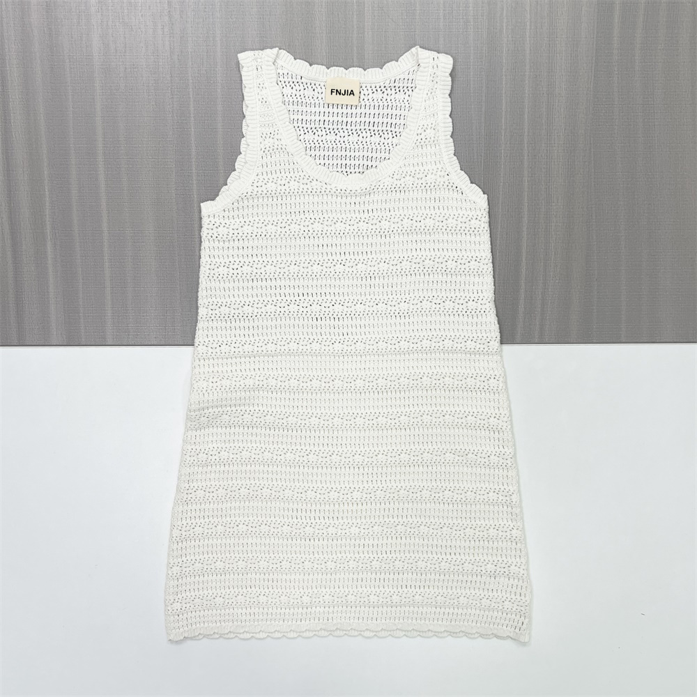 Женское белое трикотажное мини-платье с открытой спиной на заказ для B2B-пошива