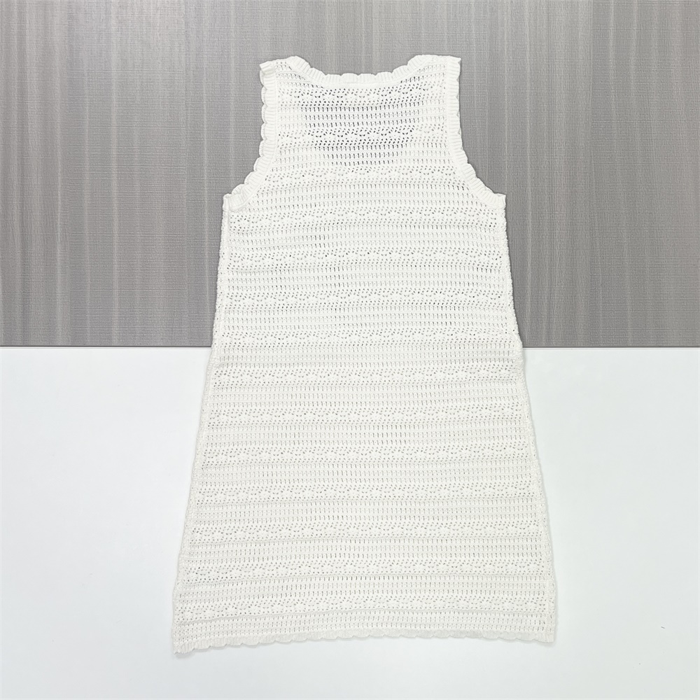 Женское белое трикотажное мини-платье с открытой спиной на заказ для B2B-пошива