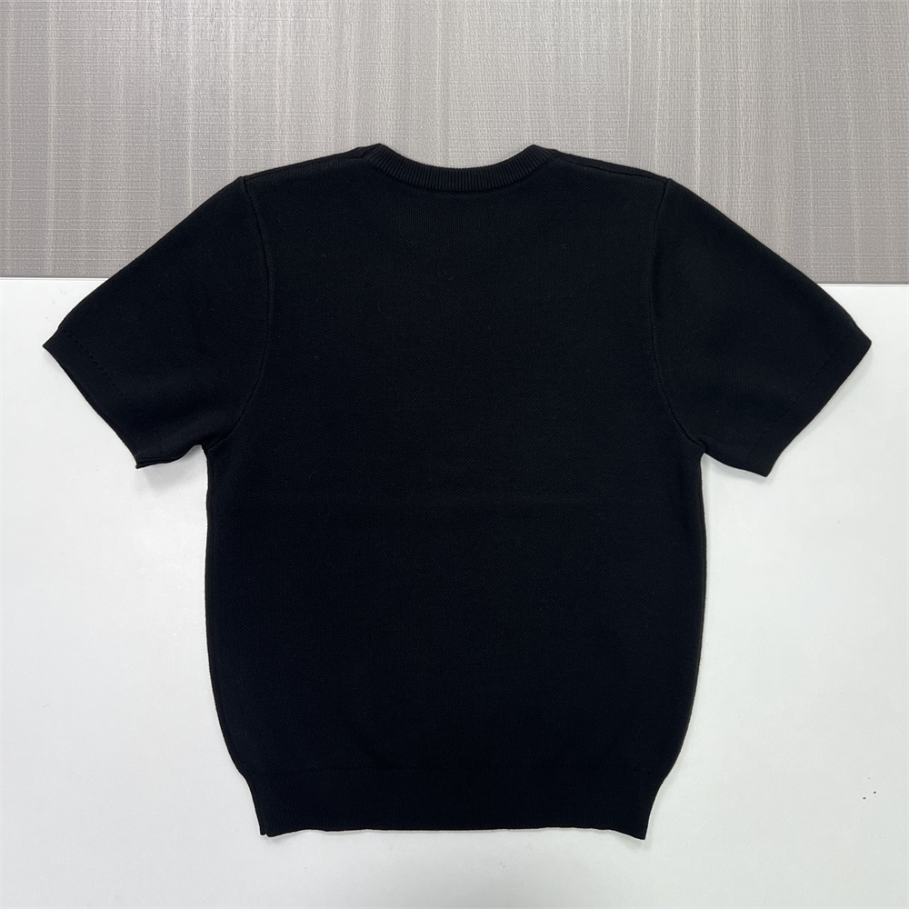 Трикотажная футболка с круглым вырезом на заказ: Короткий рукав, приталенный крой, Минималистичный дизайн