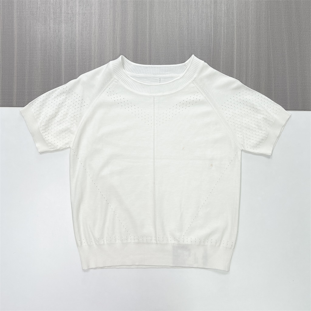 Трикотажная футболка с петельками на заказ: Круглый вырез горловины, короткий рукав, Минималистичный дизайн