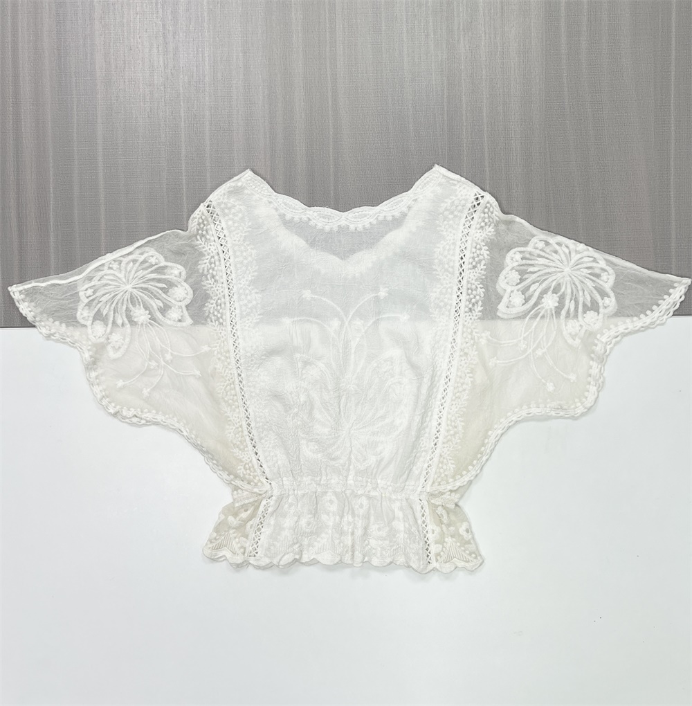 Кружевная блузка с вышивкой по индивидуальному заказу: Вырез в виде гребешка, развевающийся рукав, Романтичный дизайн