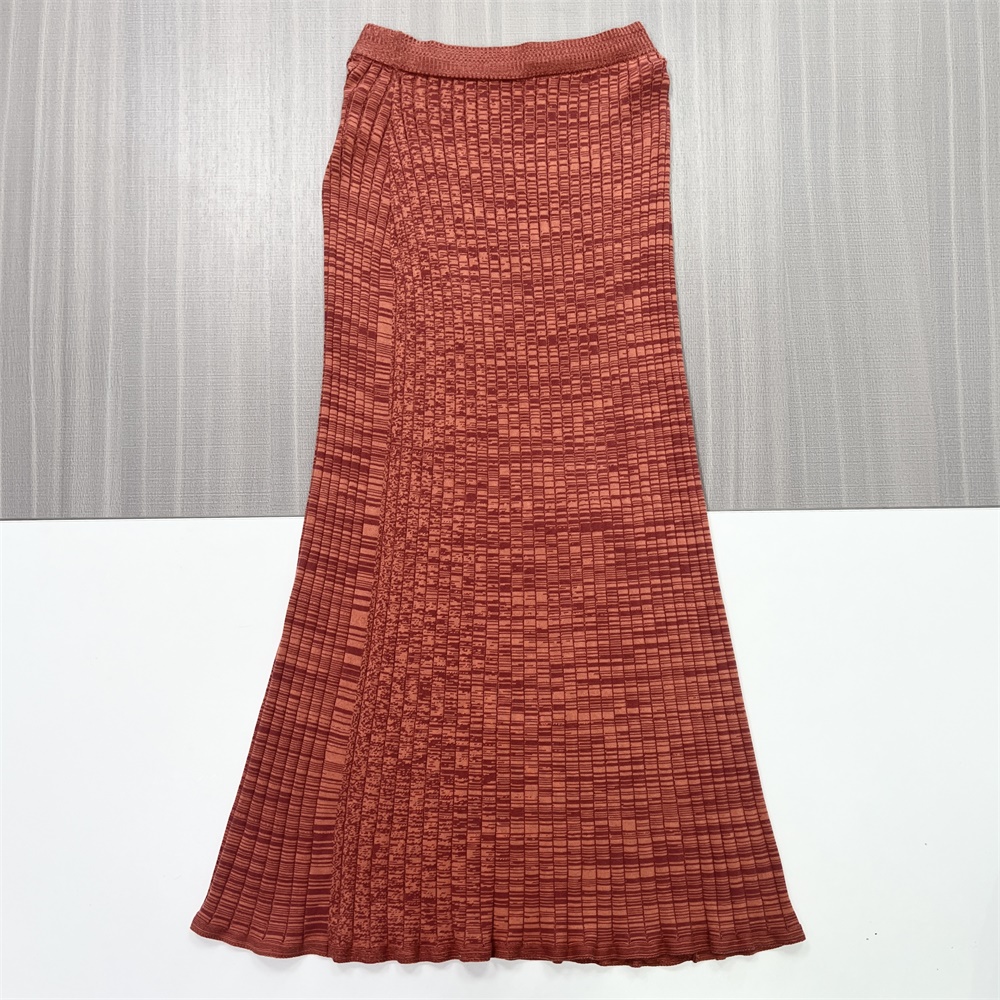 Макси-юбка из текстурированного трикотажа на заказ: Завышенная талия, расклешенный крой, элегантный дизайн