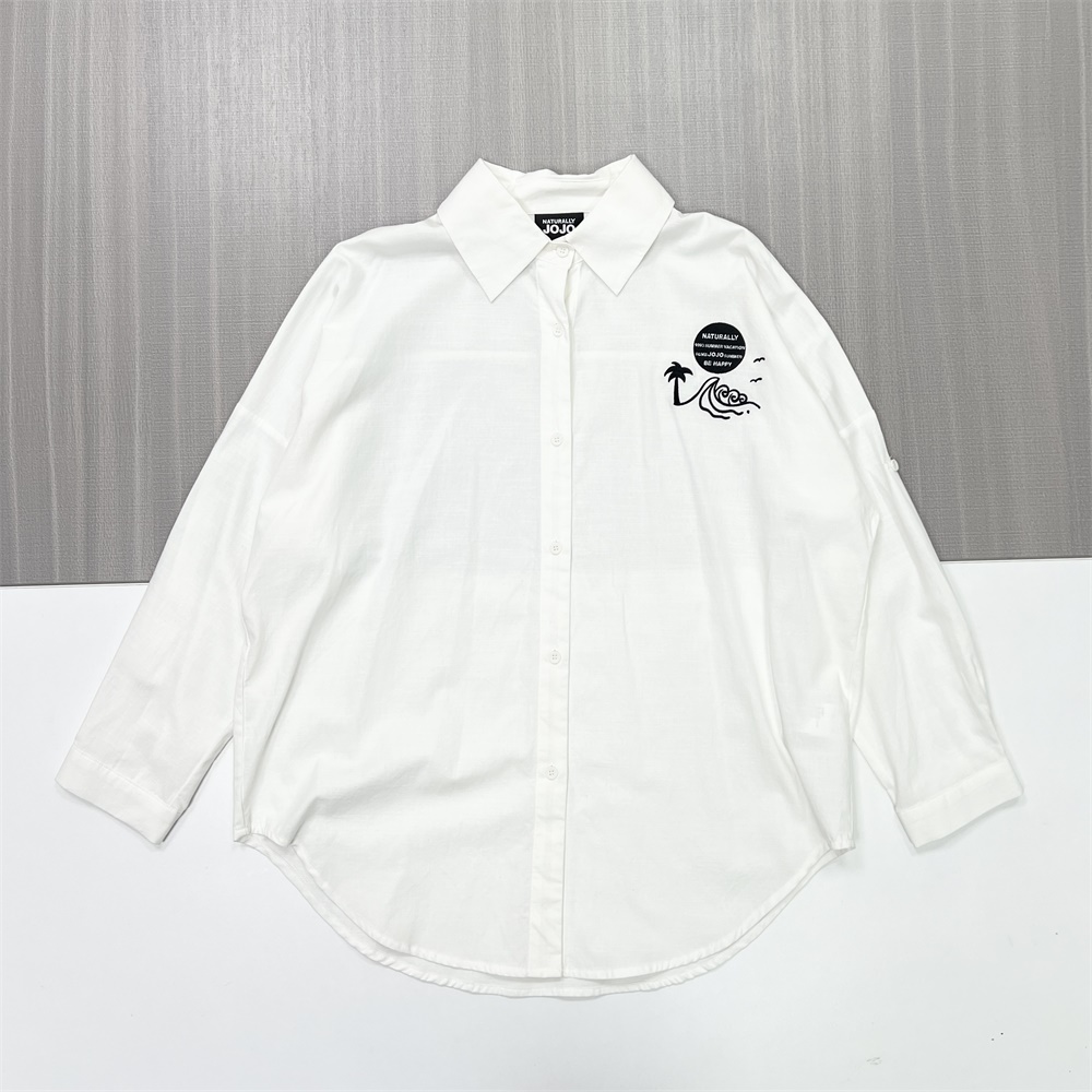 Мужская белая рубашка с графическим принтом на заказ: Тропический принт, непринужденный дизайн