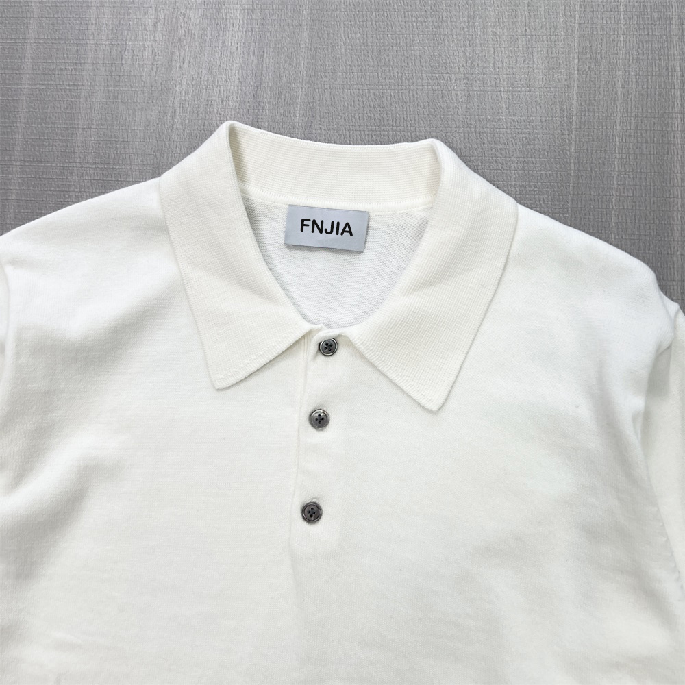 Мужское трикотажное поло кремово-белого цвета: Длинный рукав, ребристая текстура, Современный повседневный стиль