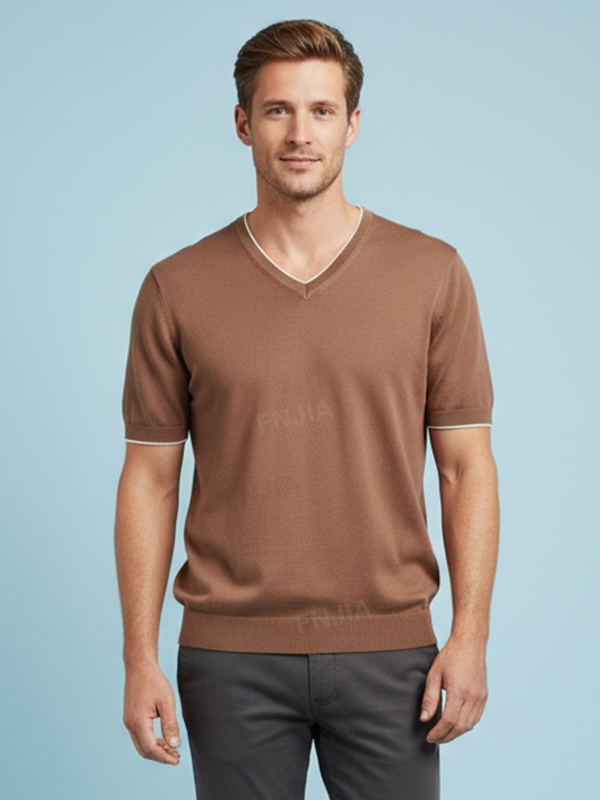 Мужской вязаный топ коричневого цвета с V-образным вырезом и коротким рукавом: Контрастная отделка, мягкая текстура, Повседневный дизайн