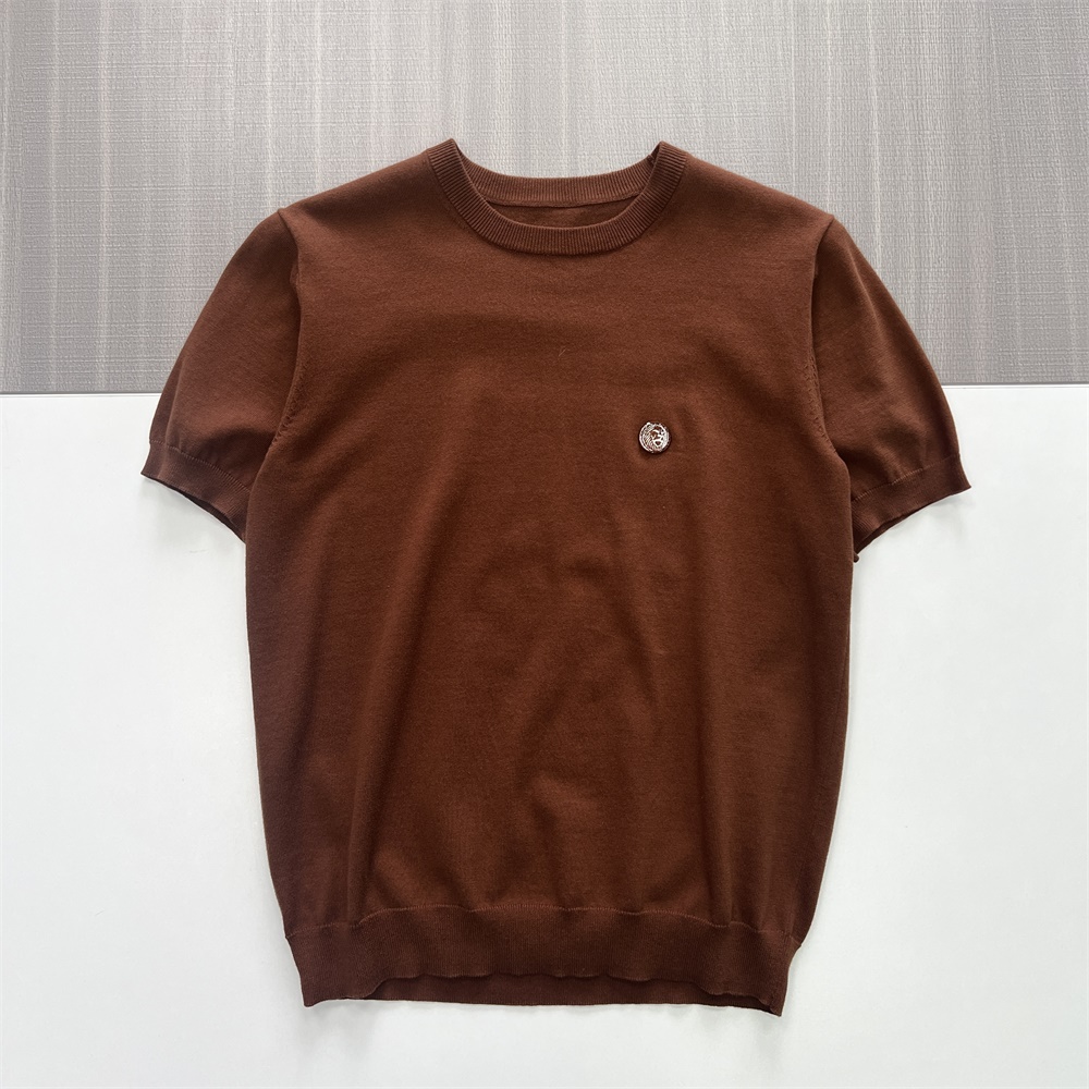 Мужской коричневый трикотажный топ с коротким рукавом: Эмблема, мягкая текстура, Повседневный дизайн