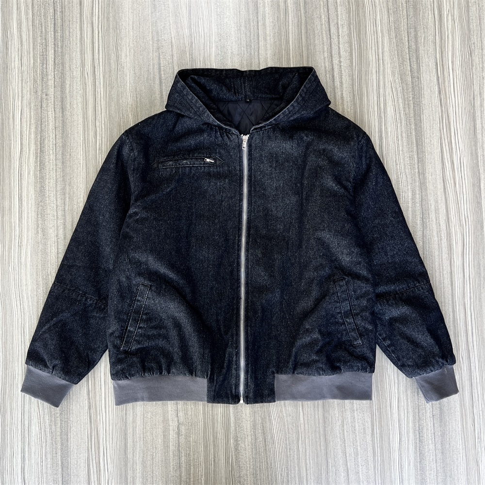 Женская темная джинсовая куртка с капюшоном: Застежка на молнию, контрастные манжеты, Повседневная верхняя одежда