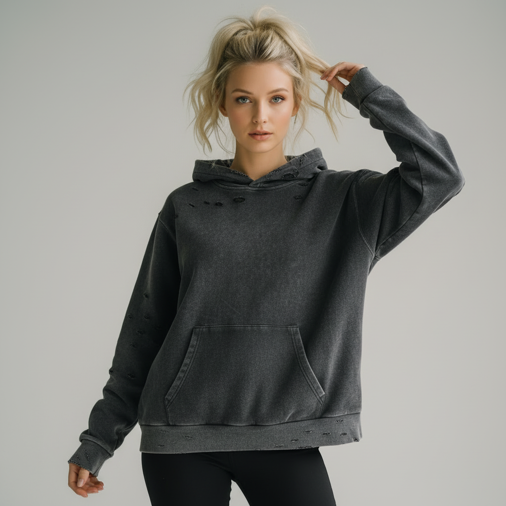Женская толстовка с капюшоном цвета древесного угля: рваные детали, повседневная одежда