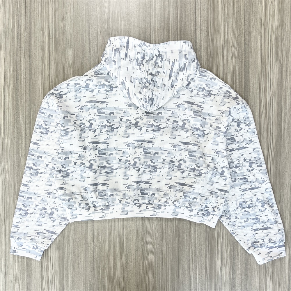 Женская бело-серая толстовка с пиксельным рисунком: Укороченный крой, повседневная одежда на молнии