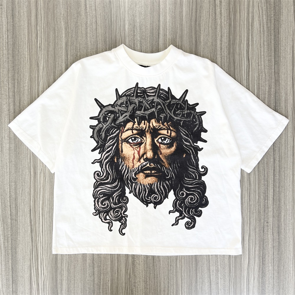 Женская белая футболка с религиозным рисунком: принт в виде тернового венца, большого размера