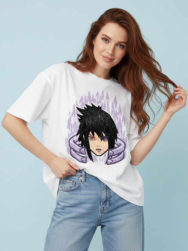 Женская футболка с рисунком Саске Учихи: Белая, оверсайз, с коротким рукавом