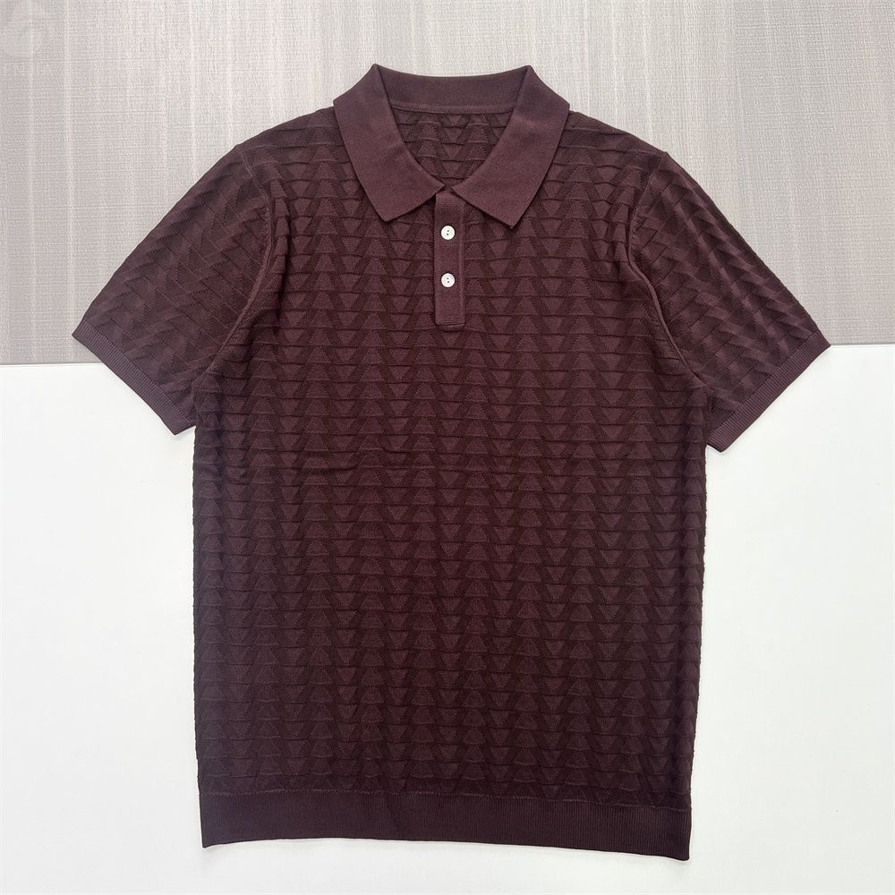 Мужская рубашка поло бордового цвета с текстурой: Геометрический узор