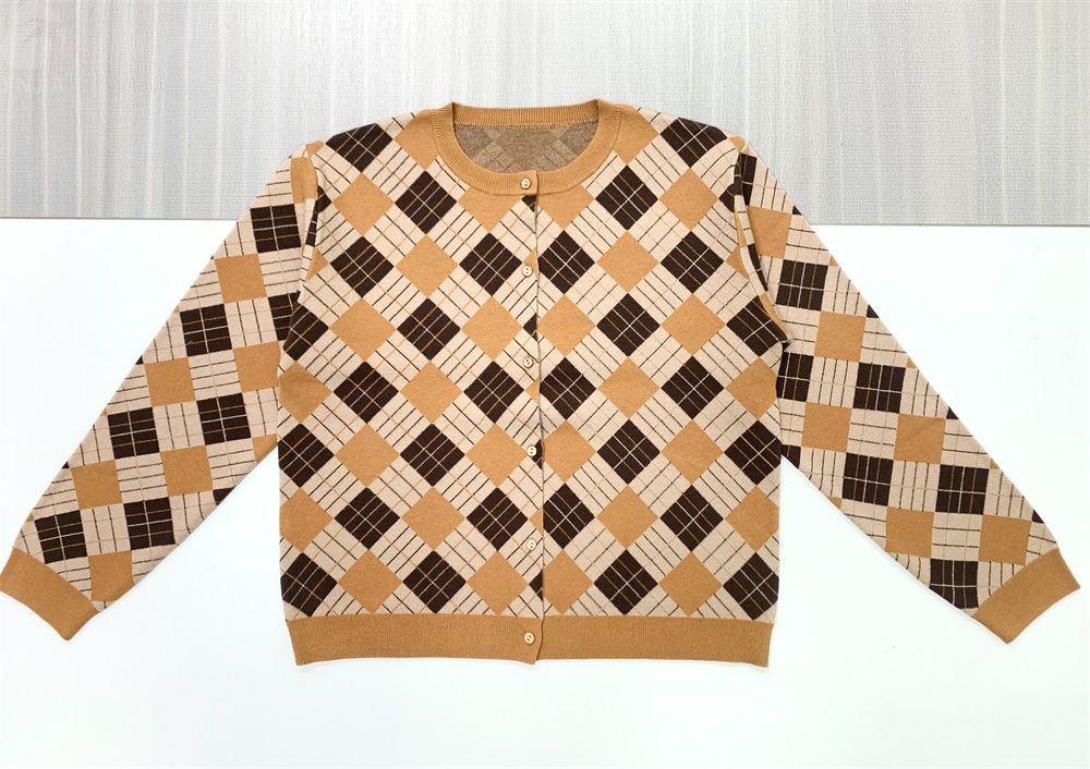 Женский вязаный кардиган из аргайла коричнево-коричневого цвета - FNJIA Custom Apparel Service-FNJ250095