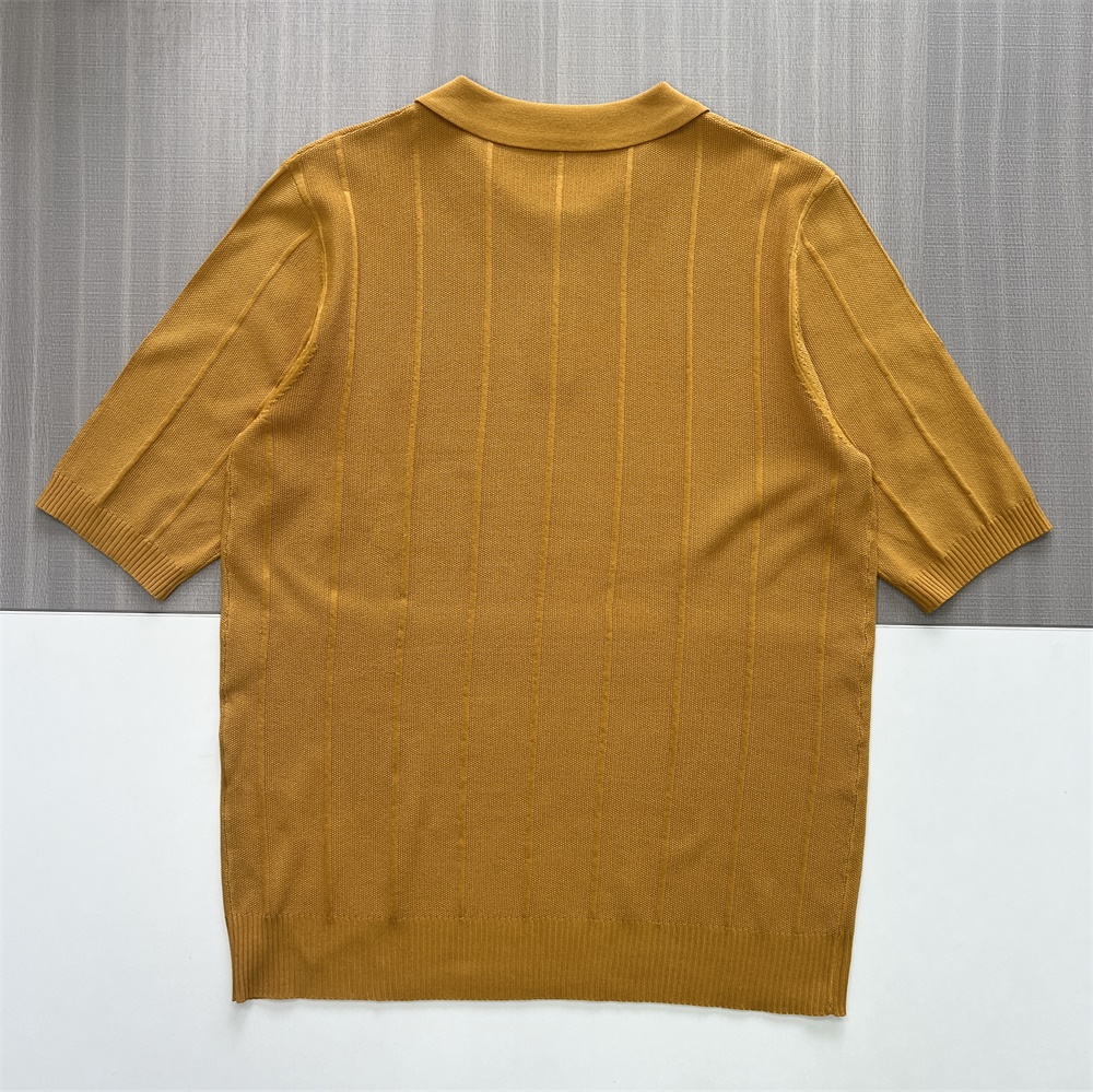 Мужская горчично-желтая рубашка-поло из вертикального трикотажа в рубчик с нестандартными рукавами и планкой