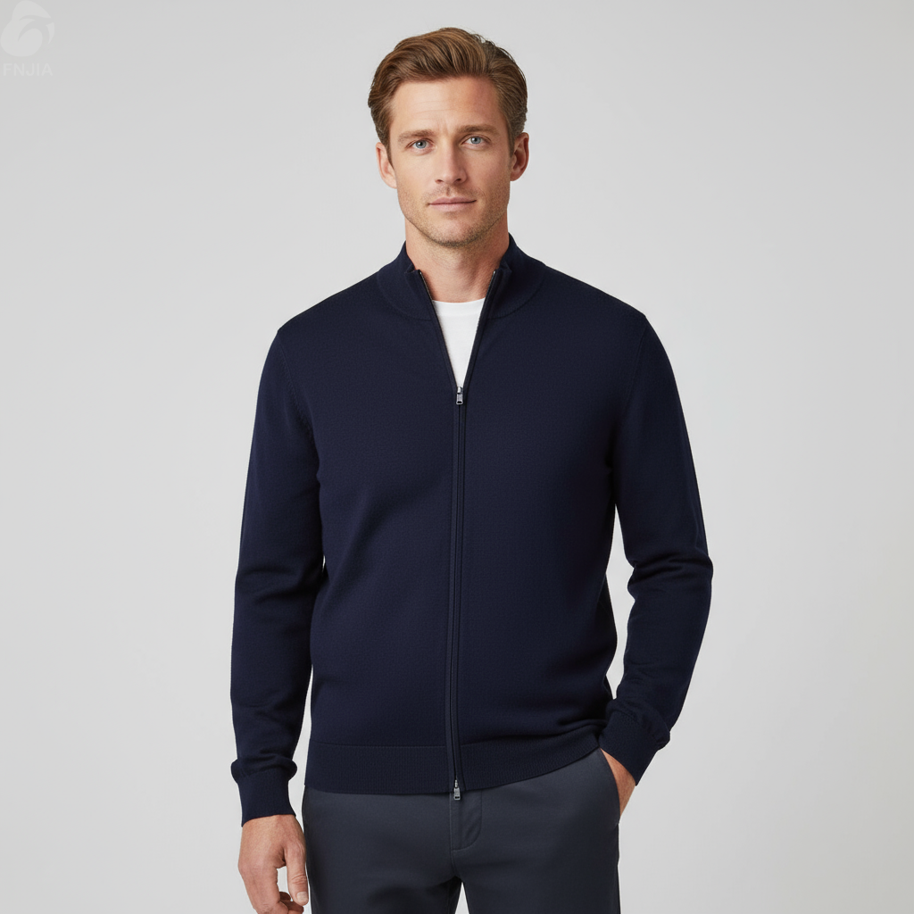 Мужская темно-синяя приталенная трикотажная куртка на молнии с воротником-стойкой на заказ и минималистичным дизайном