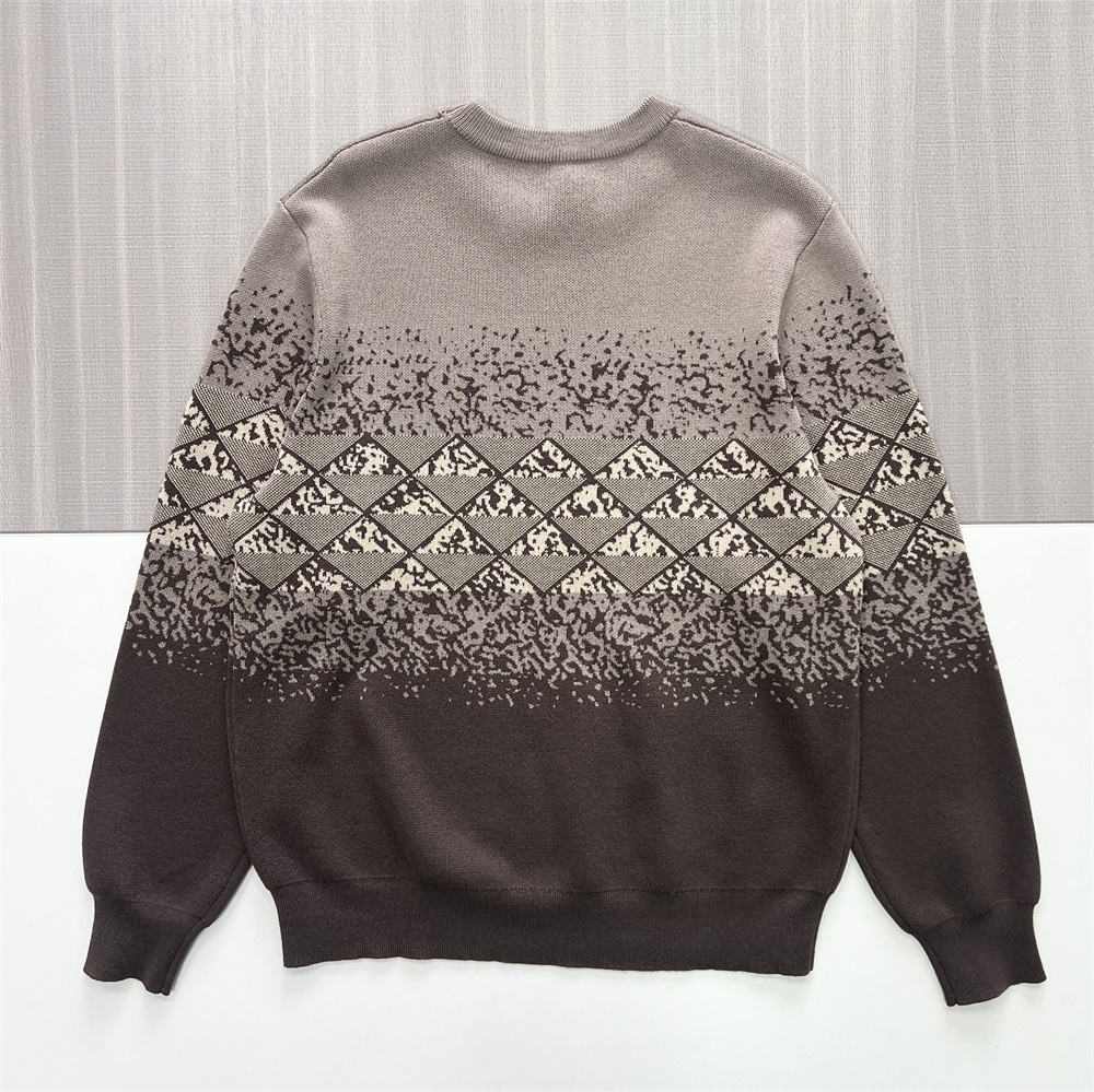 Мужской серо-коричневый вязаный свитер с круглым вырезом и рисунком Омбре - индивидуальный дизайн в стиле Аргайл и Спекл