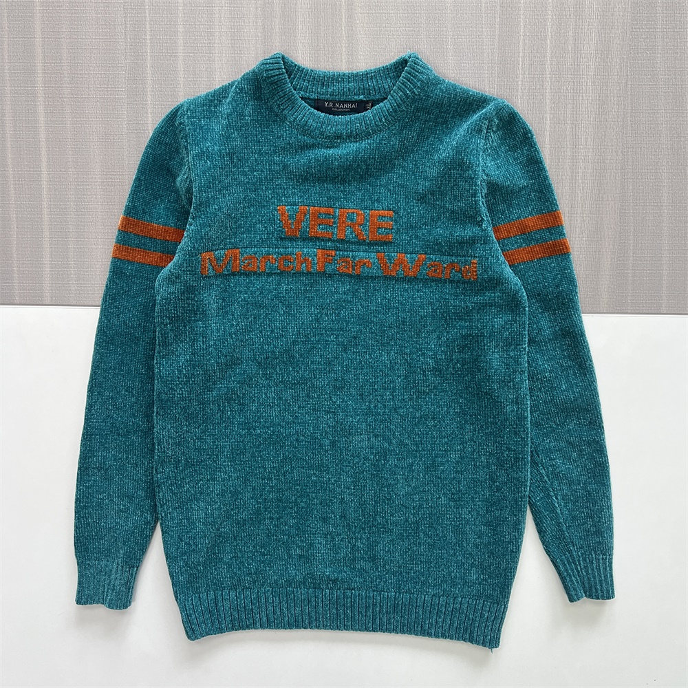 Мужской вязаный свитер с круглым вырезом в бирюзово-ржавых тонах с графическим рисунком - Индивидуальный дизайн